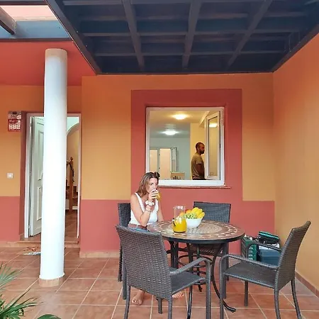 Kalani Surf House Проживание в семье *