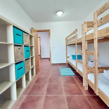 Kalani Surf House Коральео