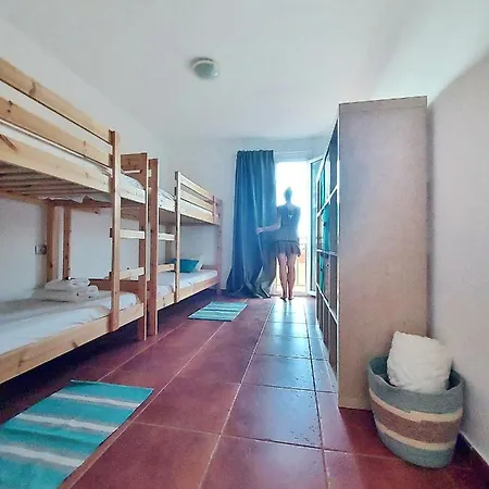 Kalani Surf House Коральео